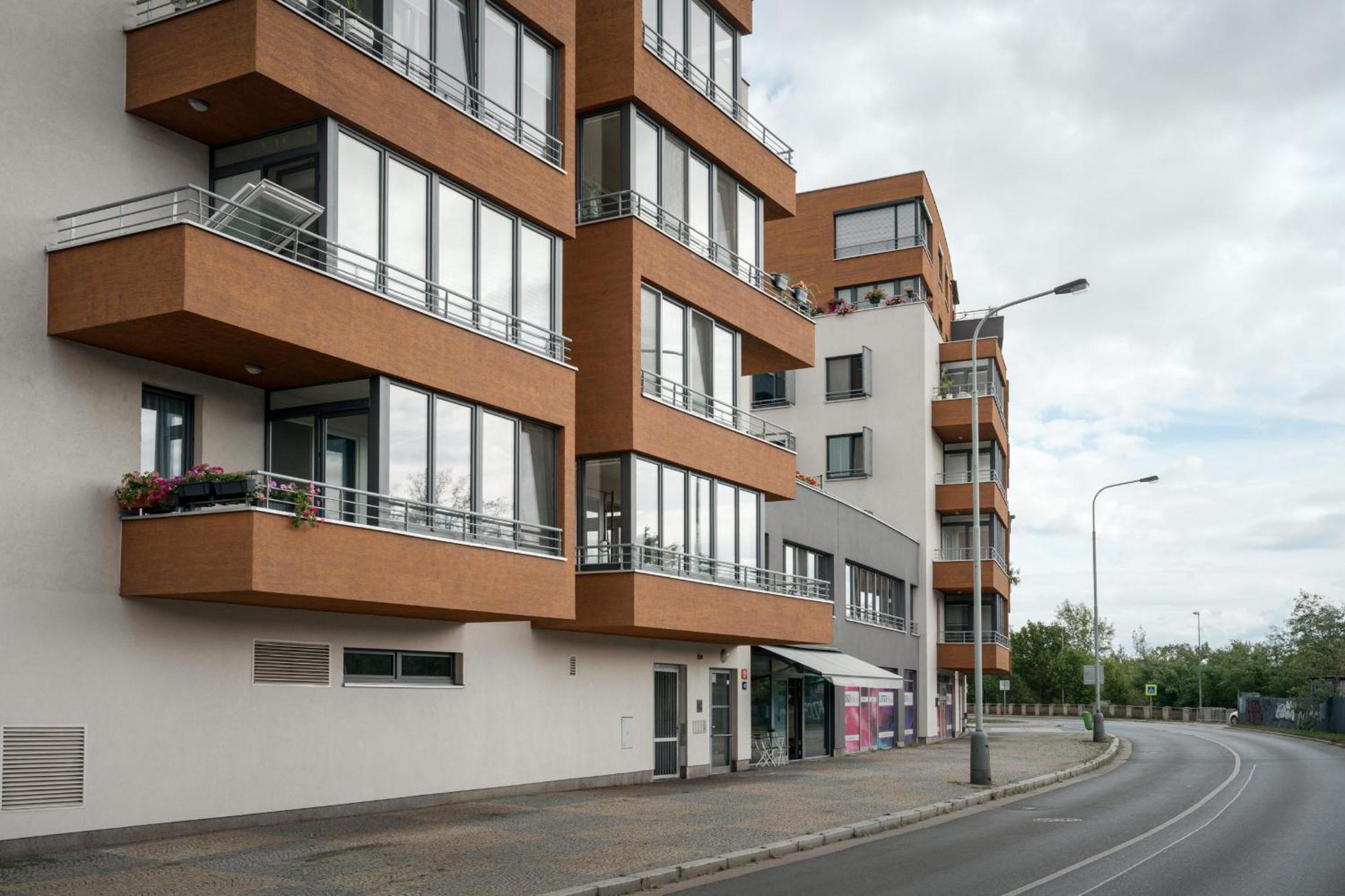 Апартаменты The Sunny Riverside Flat *